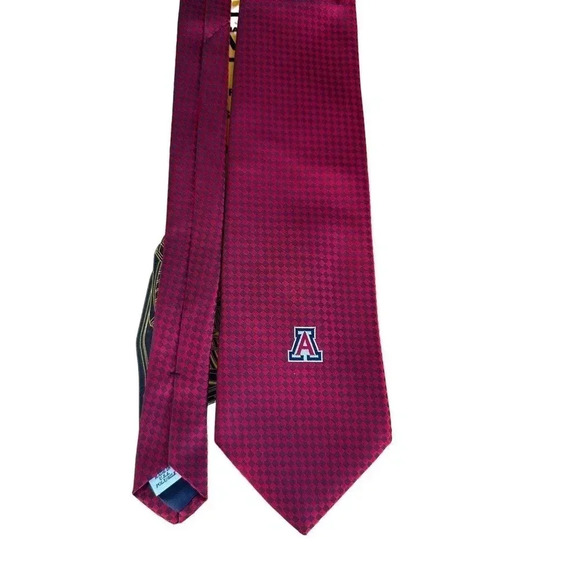 London 400 By Cambridge Apparel Baltimore Red Geometric Silk Blend Tie - Picture 1 of 5